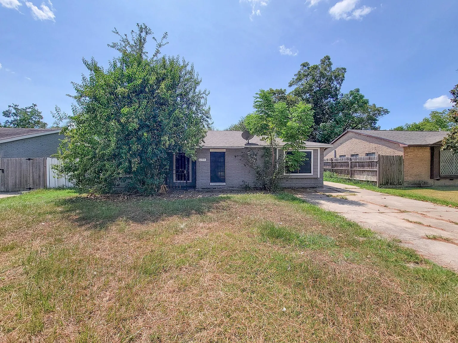 3 bed, 2.0 bath, 1322 sqft, $1,750 — Photo 2