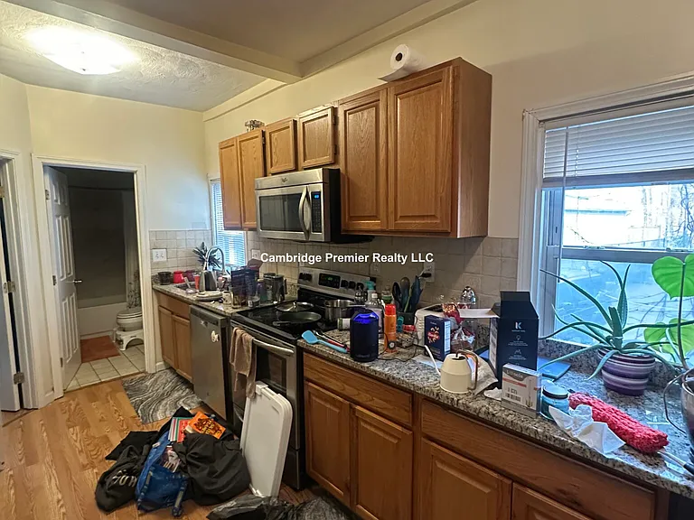 1105 Cambridge St #2 — Photo 9