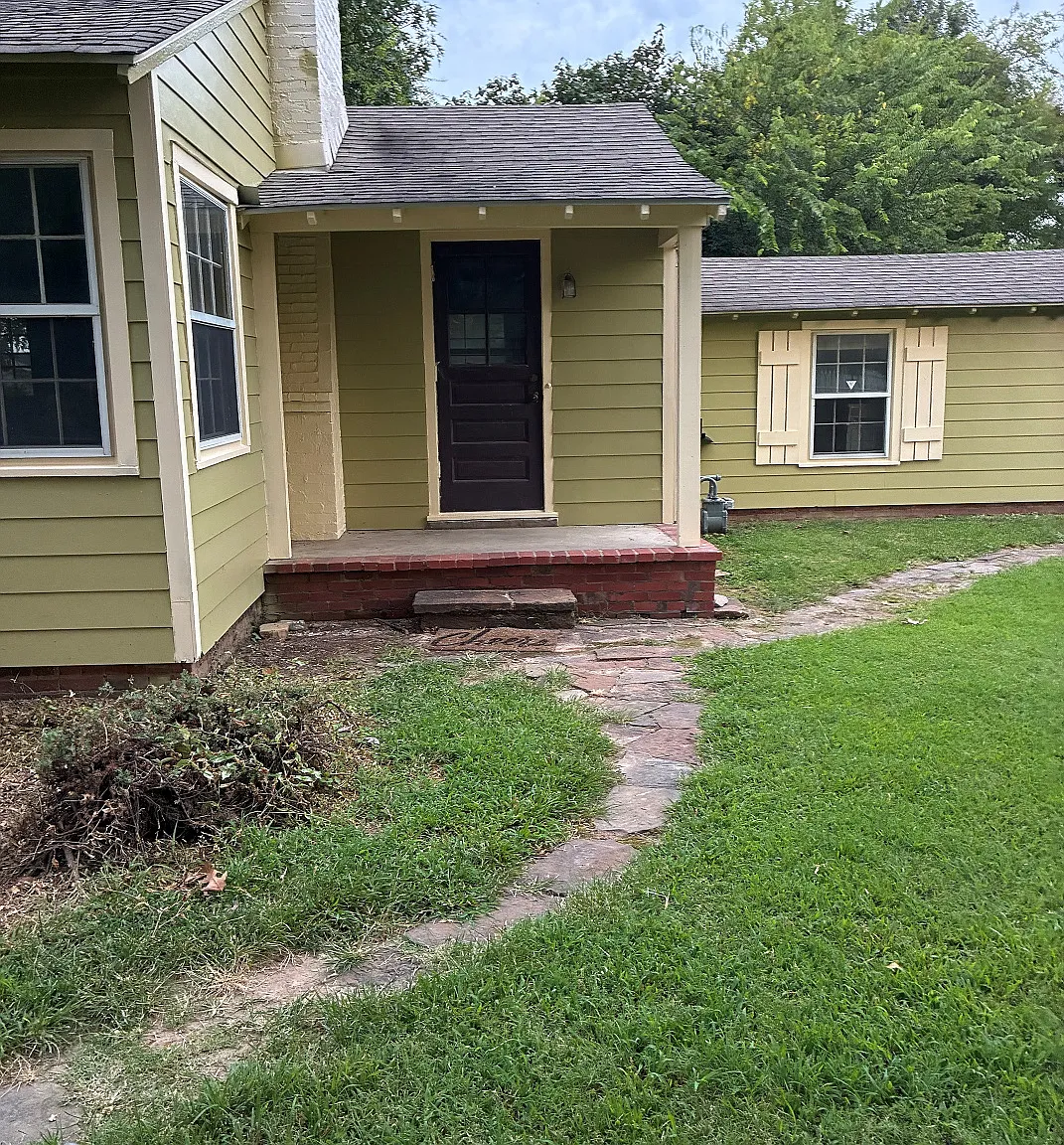 3330 S Cincinnati Ave — Photo 2