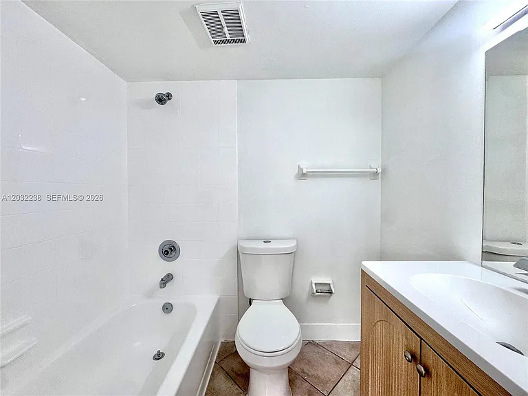 1250 Lincoln Rd #203 — Photo 13