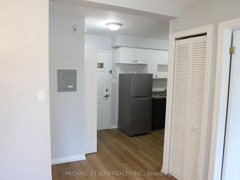28 Victoria Ave N #314 — Photo 8