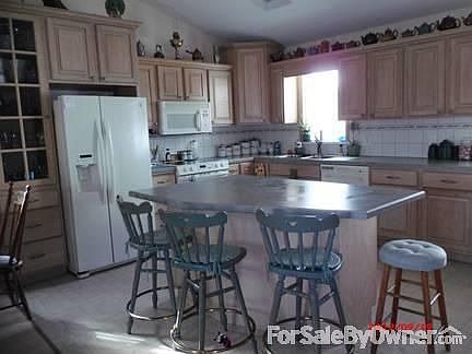 2nd image of 3904 Meadowlawn Dr