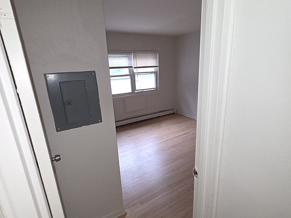 4th image of 3517 Charles Ct APT 4