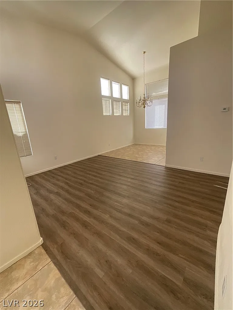 3 bed, 2.5 bath, 1576 sqft, $2,200 — Photo 2