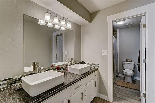 905 NE Dove Ln — Photo 18