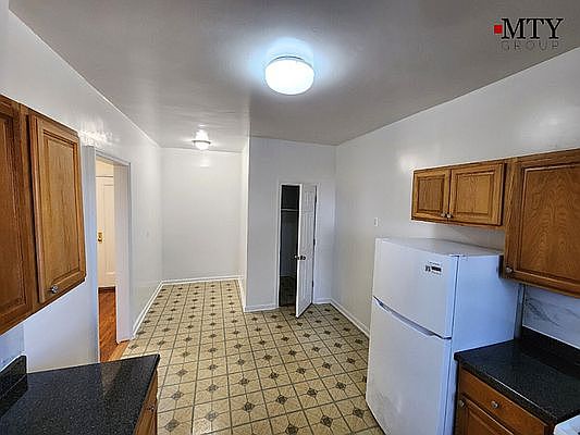 5th image of 4235 159th St APT 4C