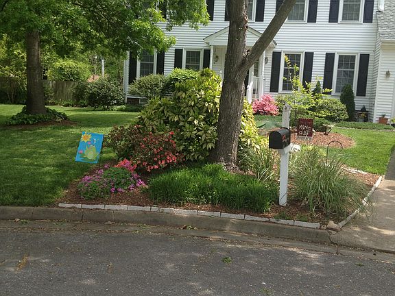 2nd image of 409 Esmont Ct