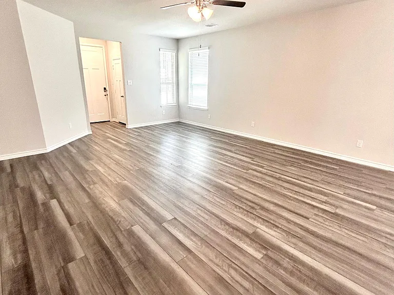 915 Toledo Bend Dr — Photo 10