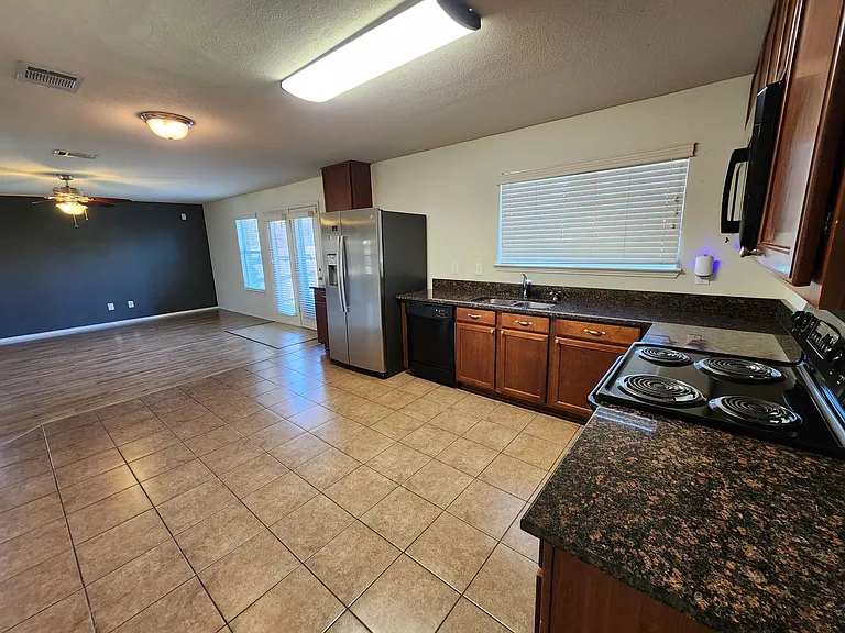 5709 Valley Stream Way — Photo 12