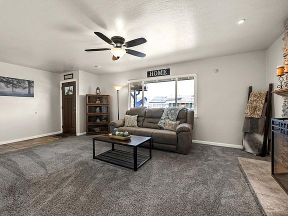5th image of 25483 Lindenwood Way