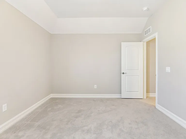 1512 Quentin Dr — Photo 31