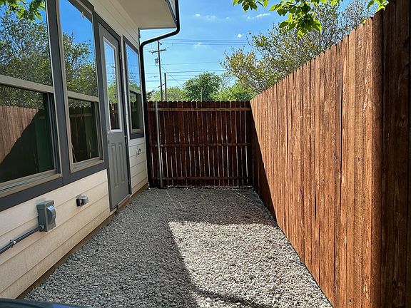 3rd image of 1009 17th St