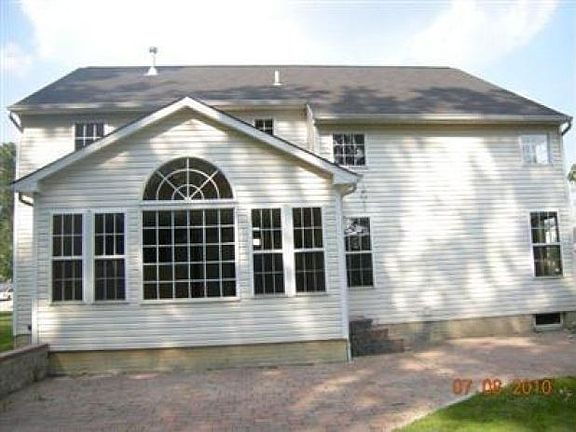 3rd image of 26981 Waterside Dr