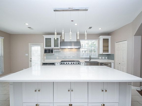 3rd image of 9715 Atwell Dr