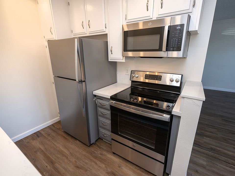 1st image of 4070 Kansas St APT 109