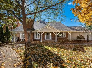 14924 Manor Lake Dr, Chesterfield, MO 63017