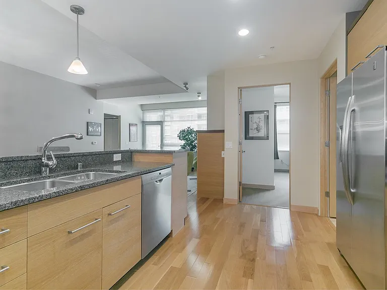 309 W Washington Ave #401 — Photo 19