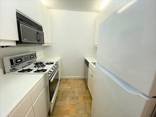 Rented by Corcoran | media 14