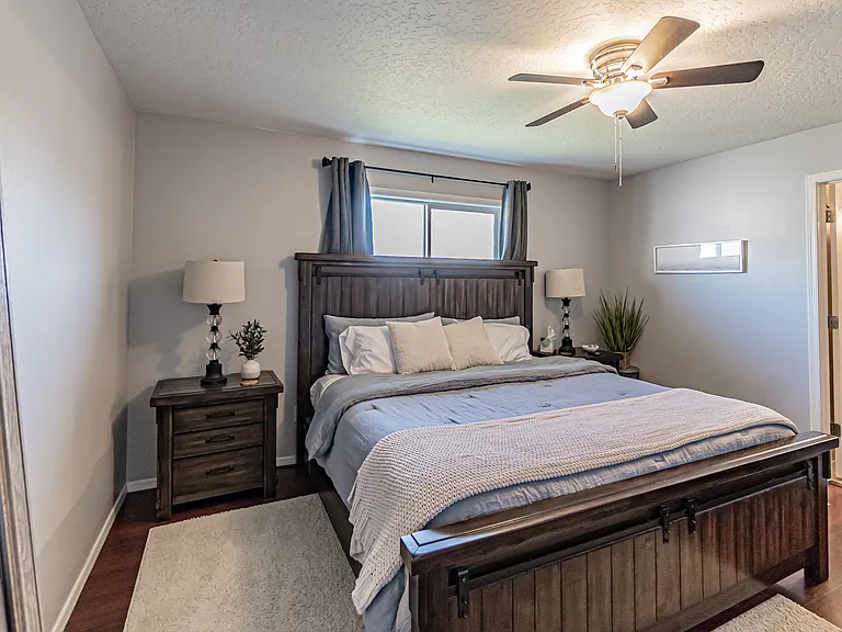 3005 Village Green St — Photo 11