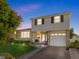 1741 Hollins Rd, Bensalem, PA 19020