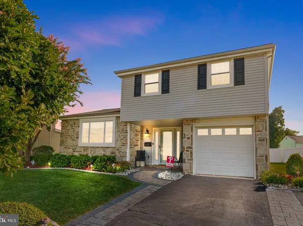 1741 Hollins Rd, Bensalem, PA 19020