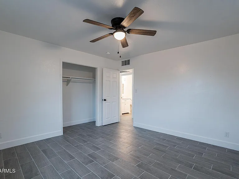536 W 18th St — Photo 15