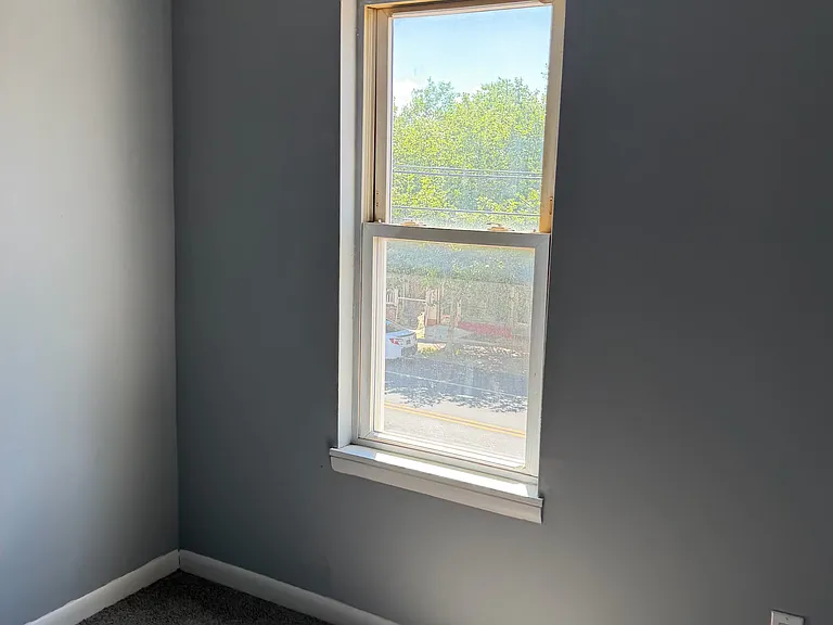 2905 N Market St — Photo 12