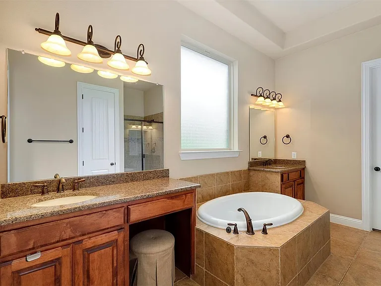 12813 Sherbrooke Dr — Photo 20
