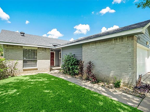 3rd image of 3422 Woodmont Dr