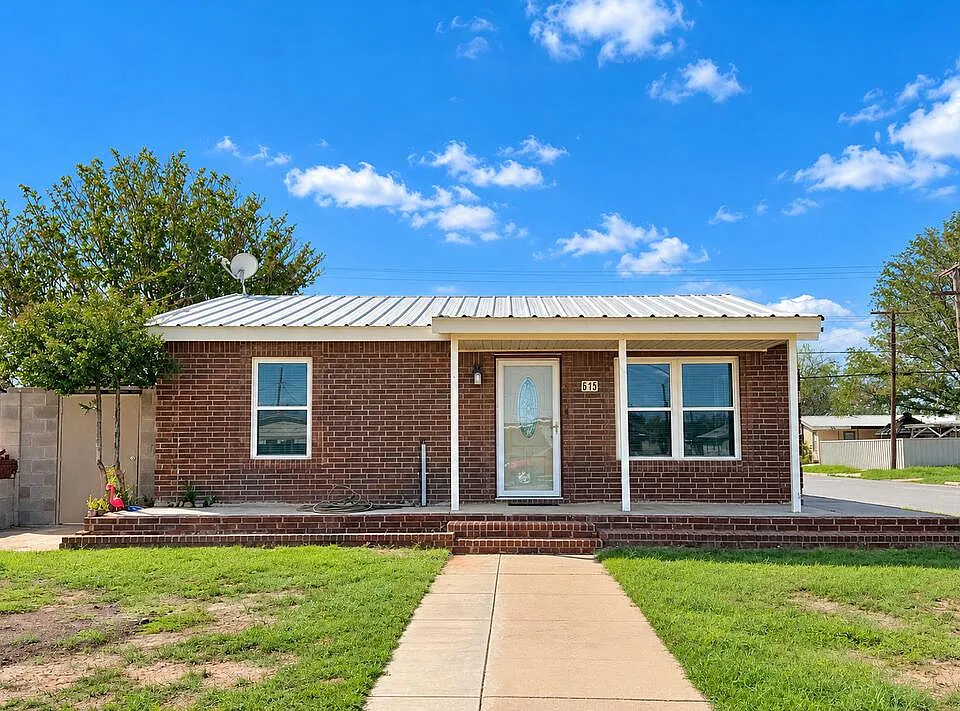 615 NW 10th St