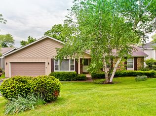 2204 Lake Shore Dr, Lindenhurst, IL 60046