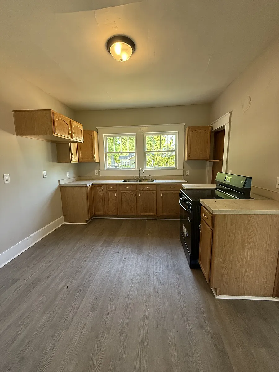 Building Photo - 1698 Dennison Ave SW