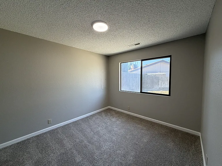1120 Landreth Ct — Photo 8