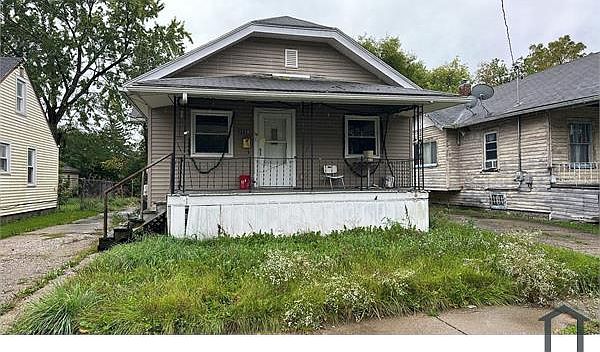 1st image of 3220 Roberts St
