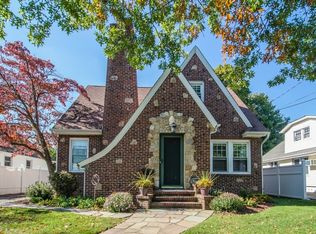 110 Nelson St, Farmingdale, NY 11735