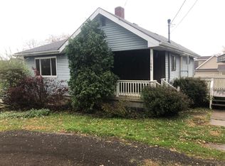 1060 Erlu Ln, North Huntingdon, PA 15642