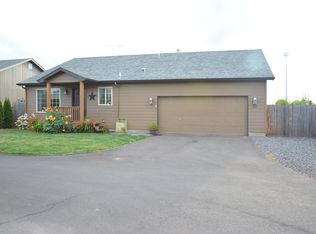 1407 T J Ln, Silverton, OR 97381