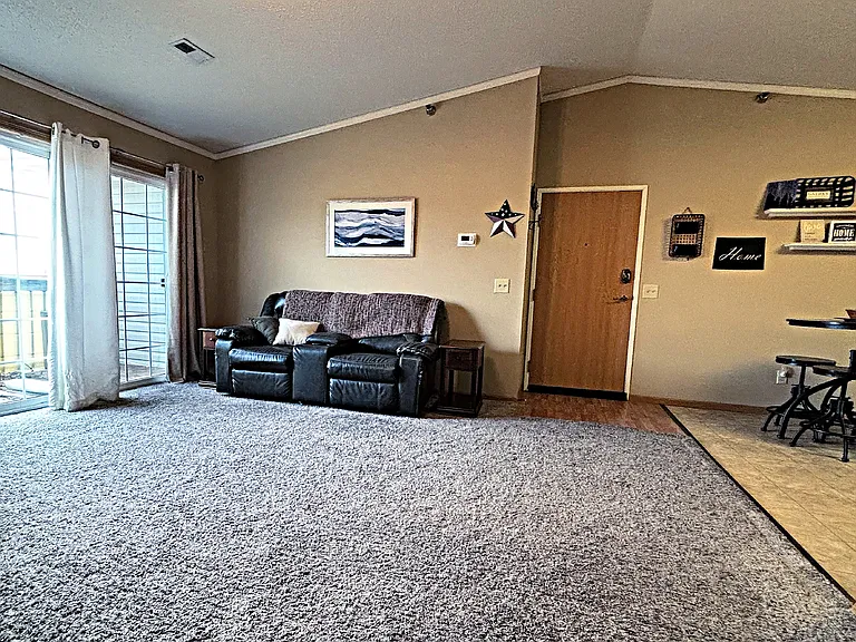 7430 S Louise Ave #301 — Photo 9