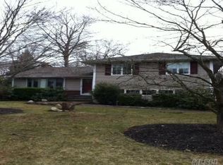 18 Rimlet Dr, Commack, NY 11725