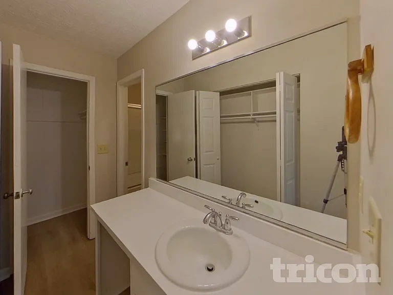 1763 Lamancha Dr — Photo 8