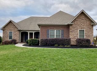 449 Cobblestone Dr, Lenoir City, TN 37772