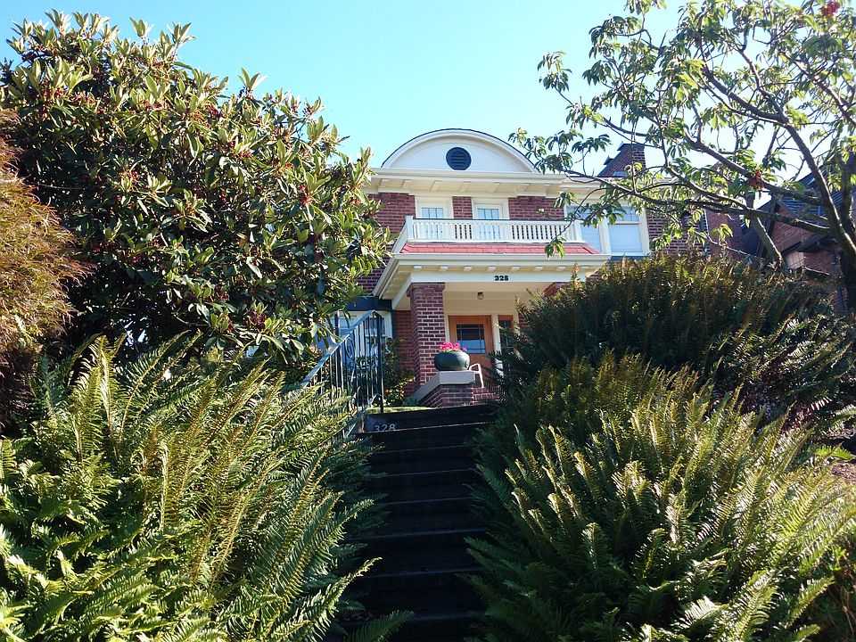 2nd image of 328 W Kinnear Pl