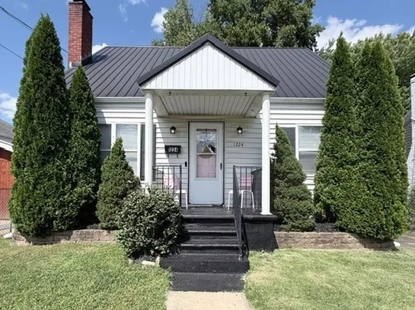 1224 Moore Ave, Dunbar, WV 25064