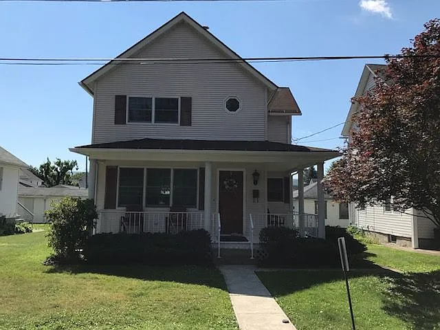 328 Rose St photo 1