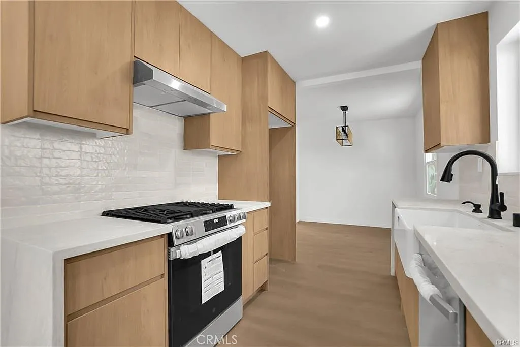 3 bed, 1167 sqft, $4,300 — Photo 4