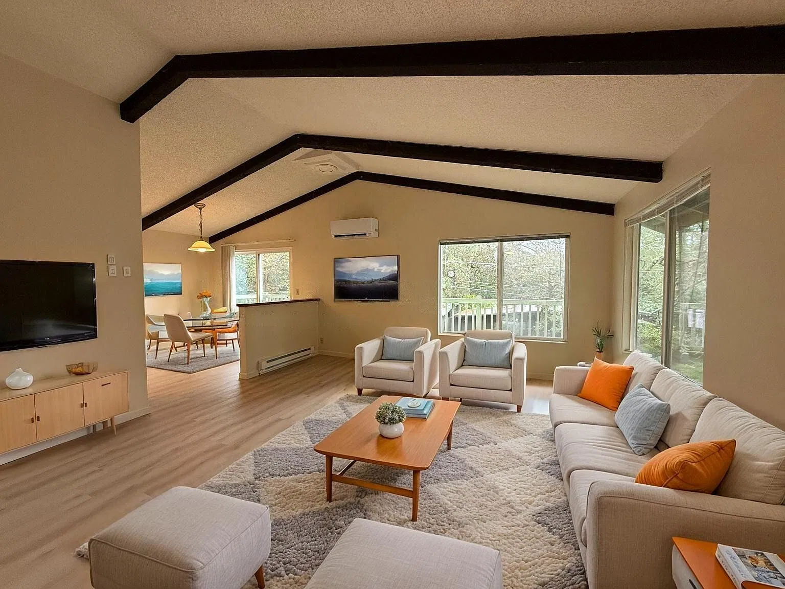 3 bed, 2.0 bath, 1168 sqft, $2,450 — Photo 1