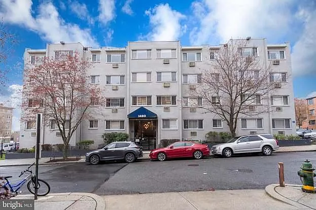 1420 Clifton St NW — Photo 2