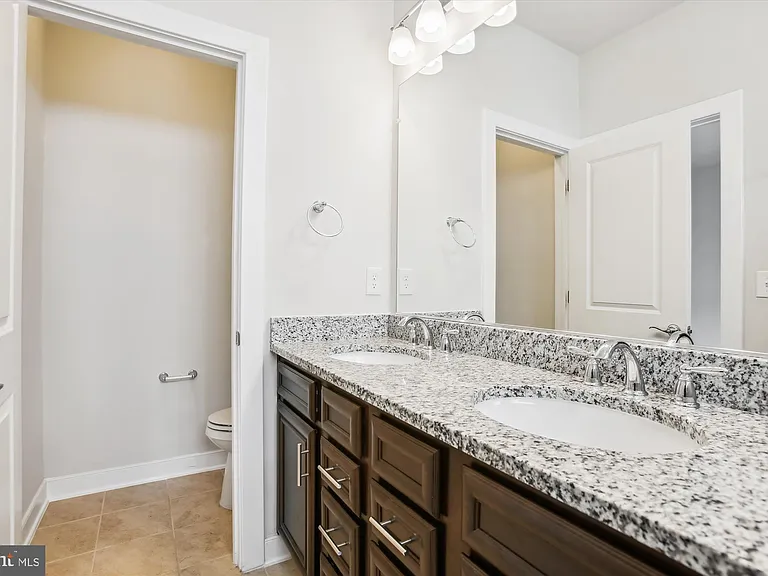 13340 Sherwood Park Ln — Photo 16