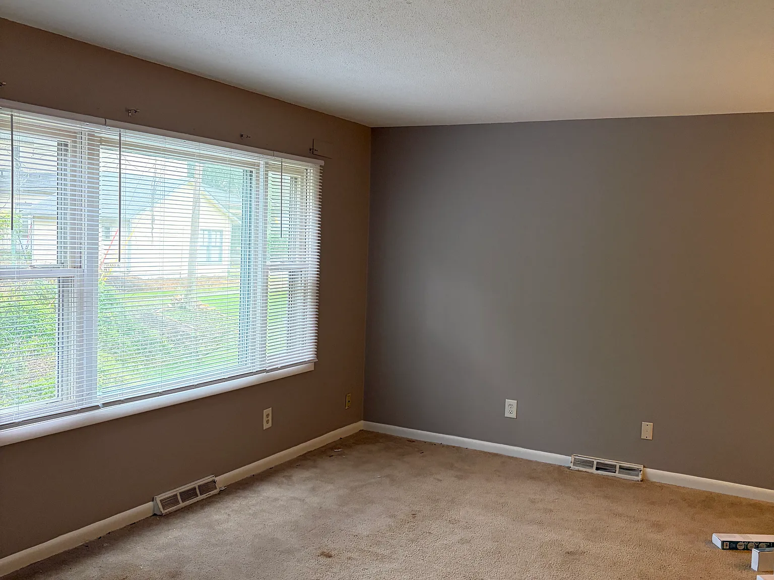 4 bed, 1700 sqft, $1,925 — Photo 2