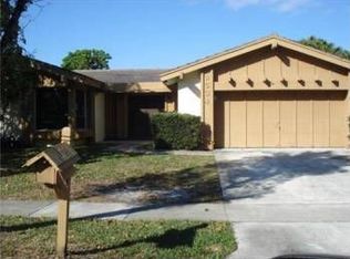2534 NW 98th Way, Coral Springs, FL 33065